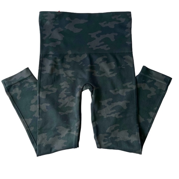 SPANX Black Camo Cropped Lamn Leggings S, M NWT - Picture 4 of 5